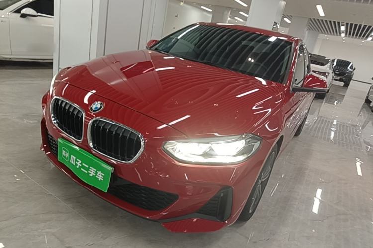 BMW 120i 2021 — фото 1