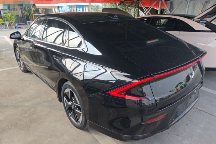 Wuling Xingguang 2025 — 4