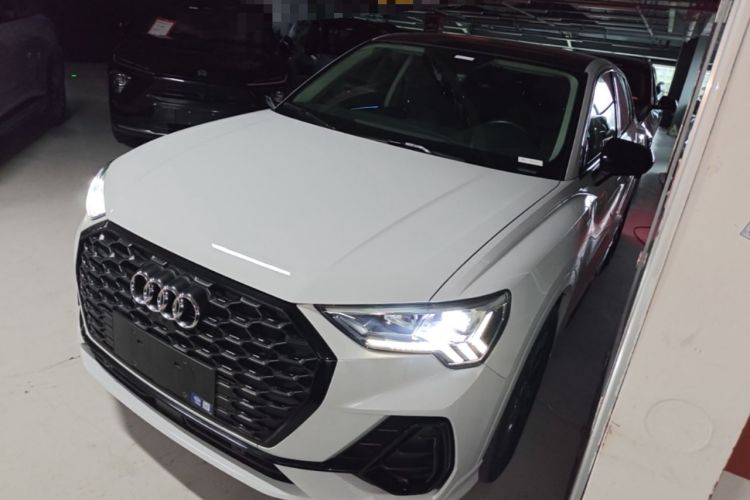 Audi Q3 Sportback 2022 — фото 1