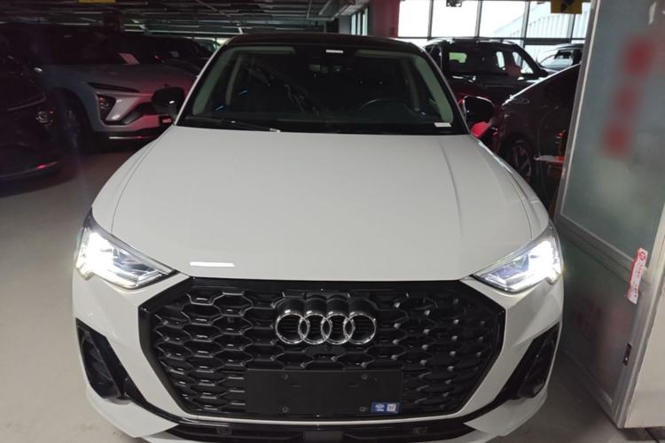 Audi Q3 Sportback 2022 — фото 2