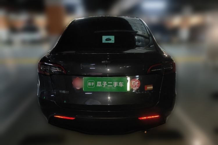 Tesla Model Y 2022 — 3