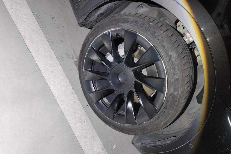 Tesla Model Y 2022 — 5