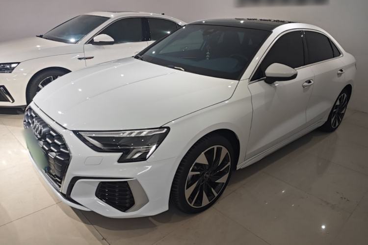 Audi A3L 2023 — фото 1