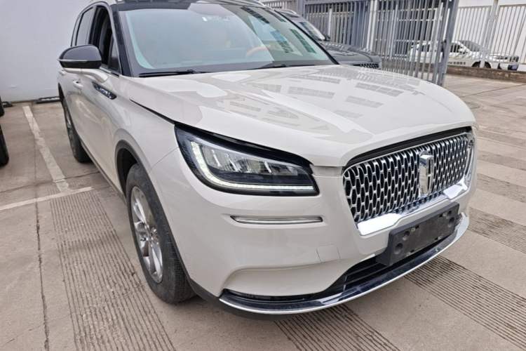 Lincoln Corsair 2020 — 3