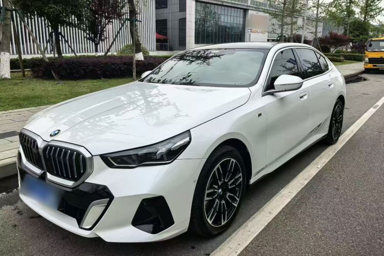 BMW 525Li 2024 — фото 1