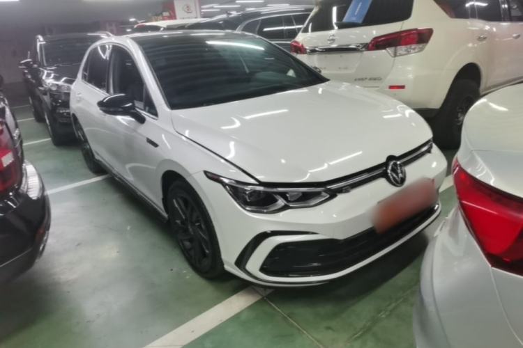 Volkswagen Golf 2023 — 3