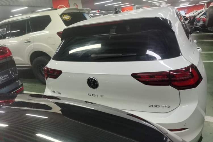 Volkswagen Golf 2023 — 5
