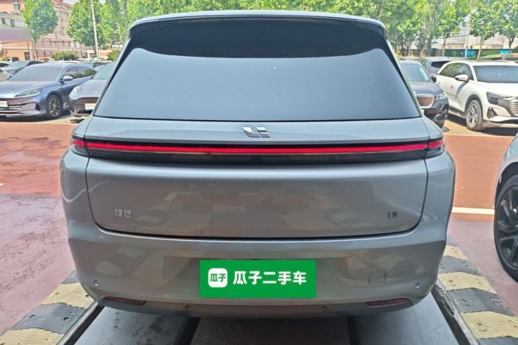 Li Auto L8 2023 — 5