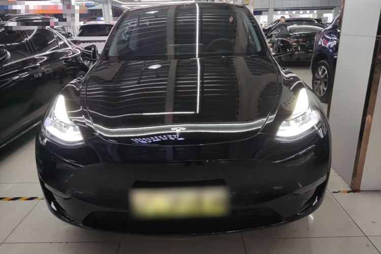 Tesla Model Y 2022 — 2