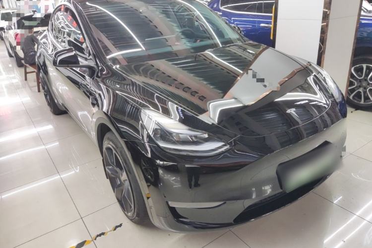 Tesla Model Y 2022 — 3