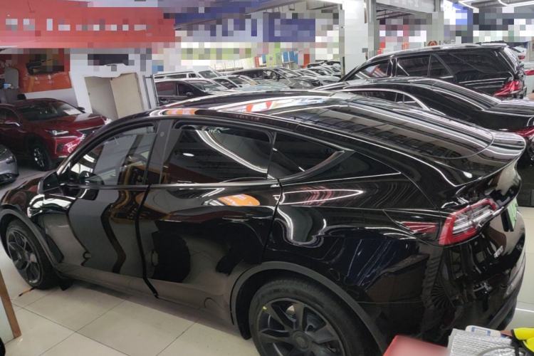 Tesla Model Y 2022 — 4