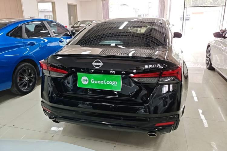 Nissan Altima 2022 — 5