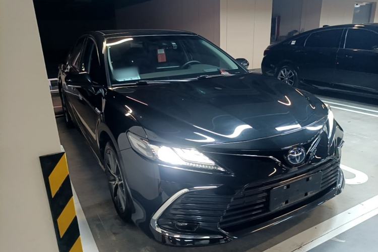 Toyota Camry 2021 — фото 3