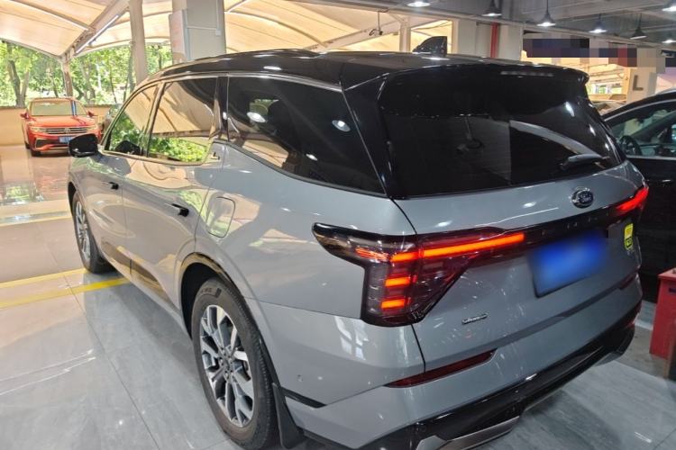 Ford Edge 2023 — 4