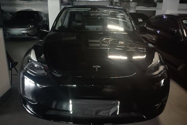 Tesla Model Y 2022 — 2