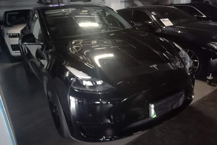 Tesla Model Y 2022 — 3