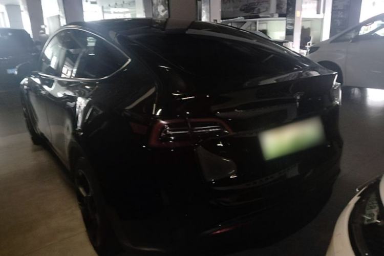Tesla Model Y 2022 — 4