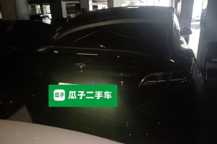 Tesla Model Y 2022 — 5