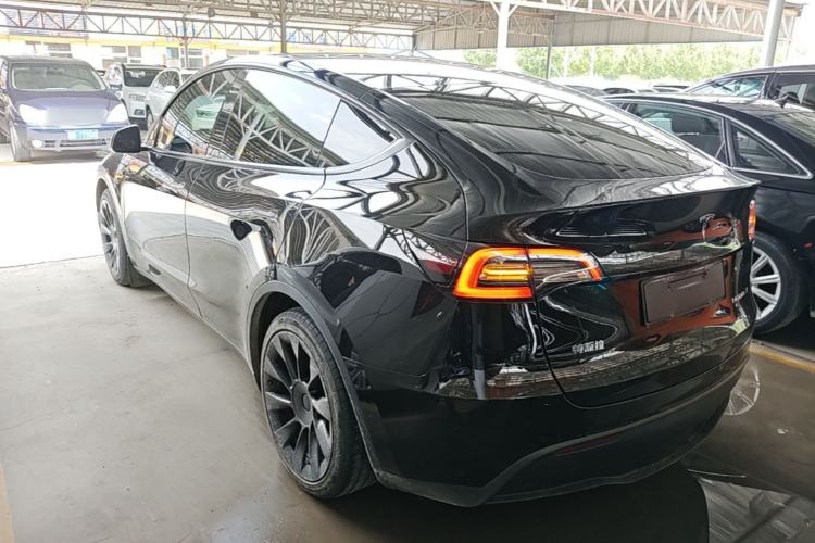 Tesla Model Y 2022 — 4