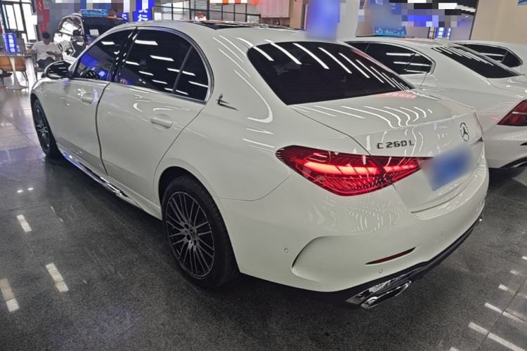 Mercedes-Benz C 260 L 2024 — 4