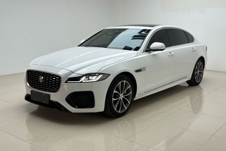 Jaguar XFL 2022 — фото 1