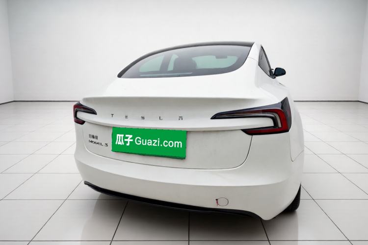 Tesla Model 3 2023 — 5