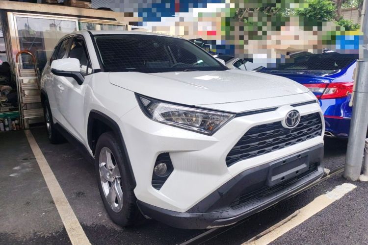 Toyota RAV4 2021 — 3