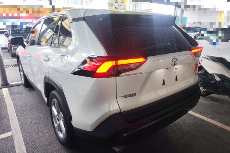 Toyota RAV4 2021 — 5