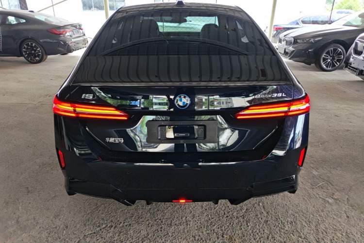 BMW i5 2025 — фото 5