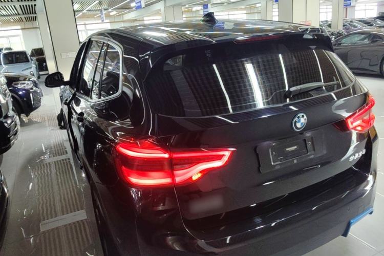 BMW iX3 2022 — 4