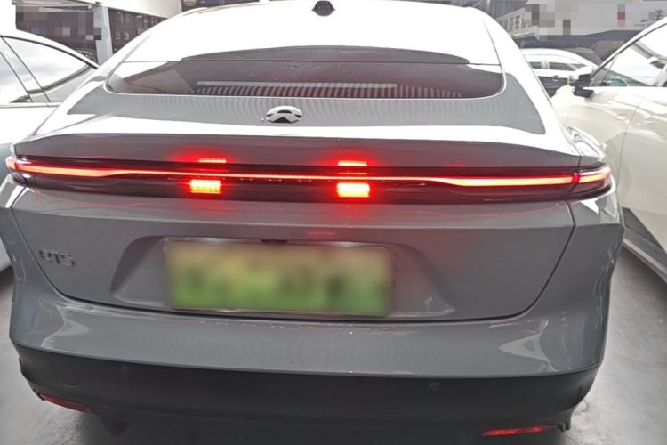NIO ET5 2022 — 5