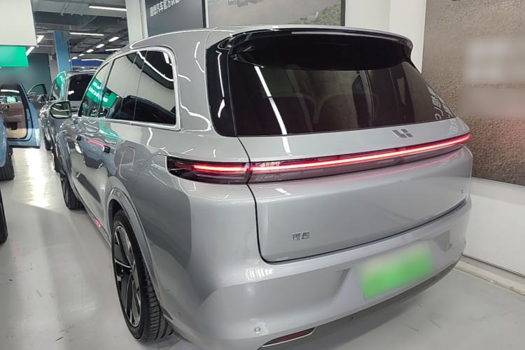 Li Auto L8 2025 — 4