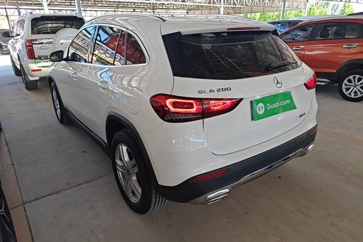 Mercedes-Benz GLA 200 2023 — 4