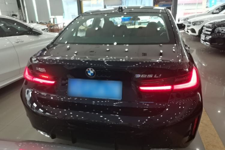 BMW 325Li 2026 — 5
