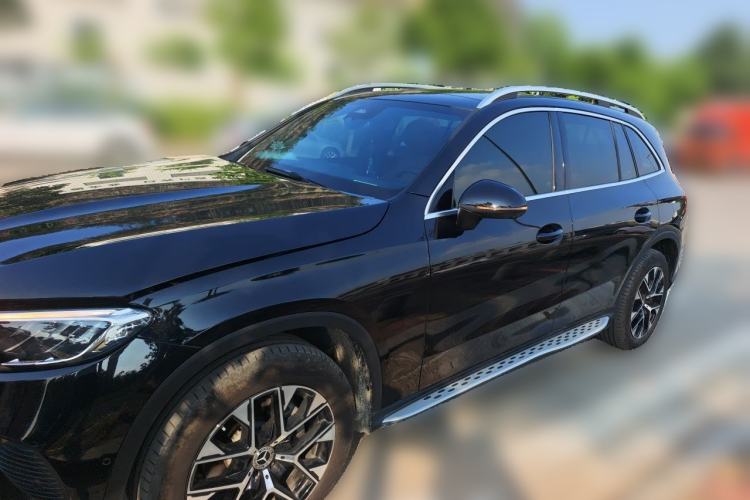 Mercedes-Benz GLC 260 L 2025 — фото 1