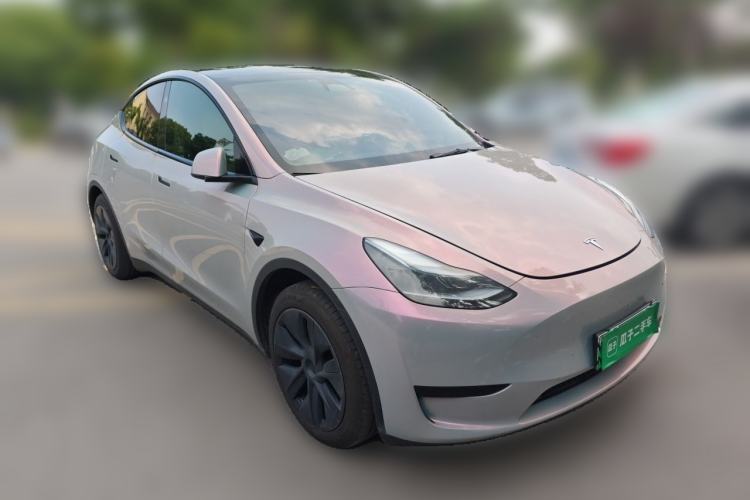 Tesla Model Y 2024 — фото 3