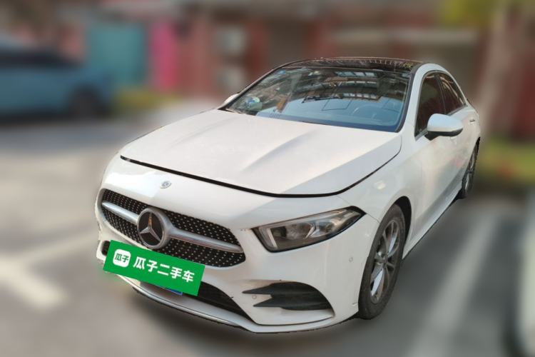 Mercedes-Benz A 200 L 2020 — фото 1