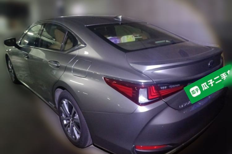 Lexus ES 300h 2020 — 4