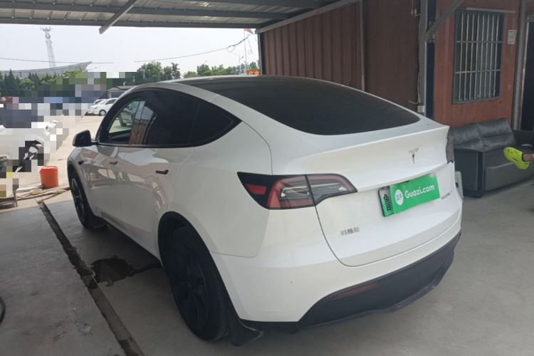 Tesla Model Y 2024 — 4