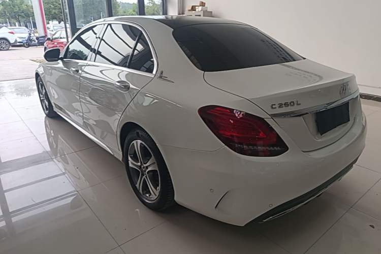 Mercedes-Benz C 260 L 2021 — 4