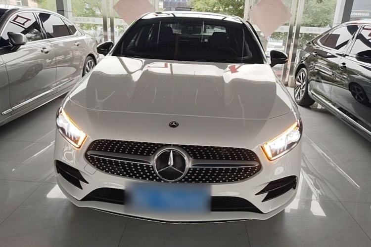 Mercedes-Benz A 200 L 2022 — 2