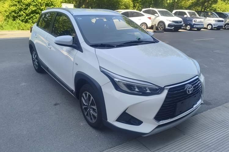 Toyota Yaris 2021 — фото 3