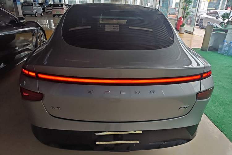 XPeng P7 2022 — 5