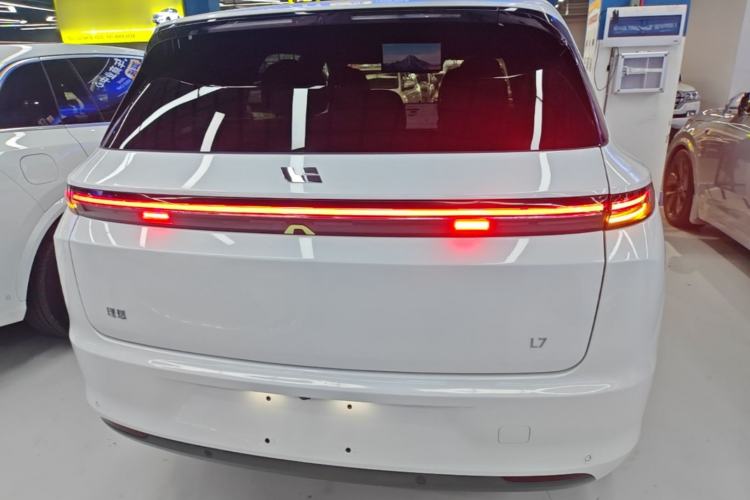 Li Auto L7 2023 — 5