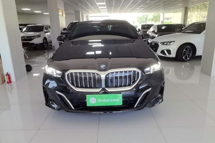BMW 530Li 2025 — 2