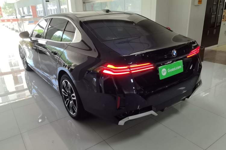 BMW 530Li 2025 — 4