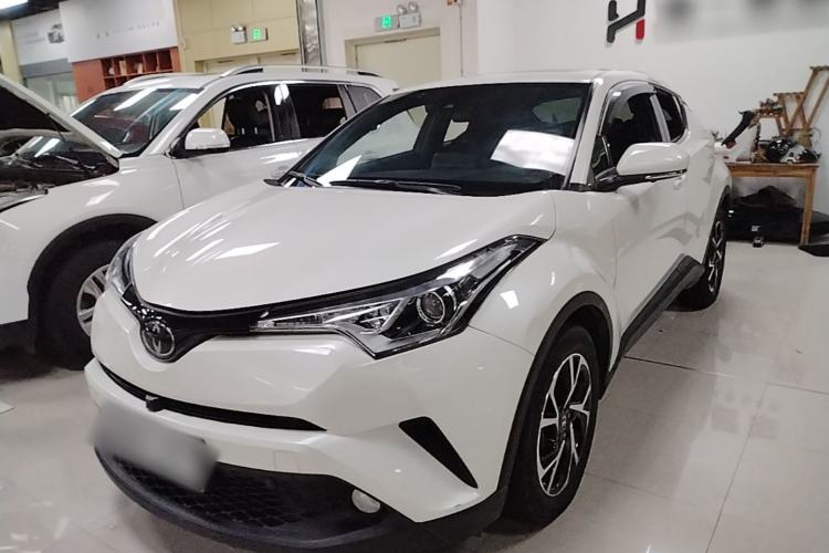 Toyota C-HR 2020 — фото 1