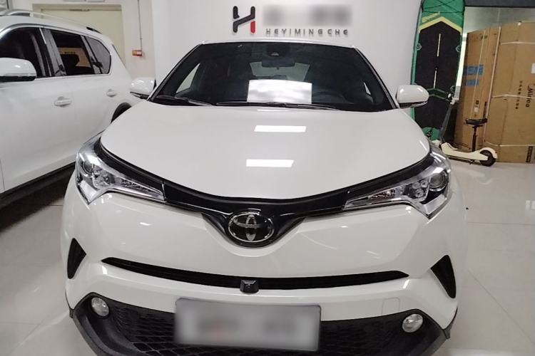 Toyota C-HR 2020 — фото 2
