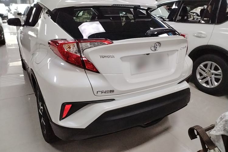 Toyota C-HR 2020 — фото 5