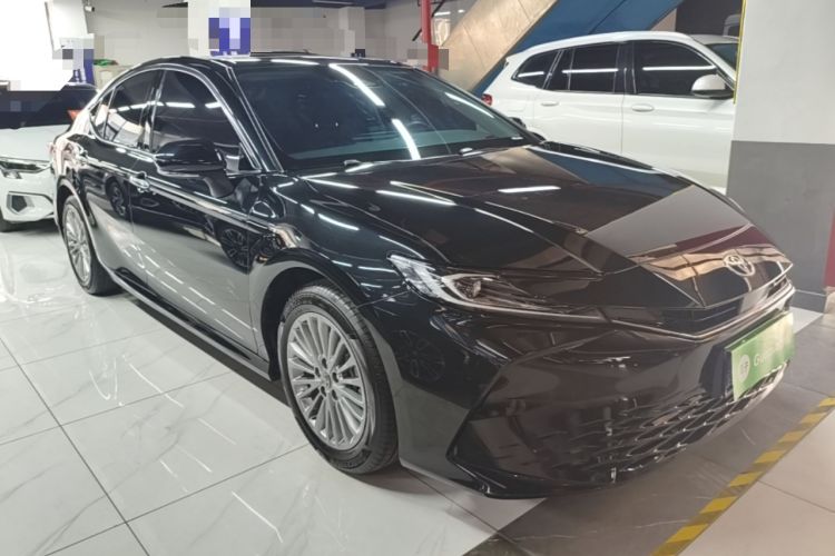 Toyota Camry 2024 — 3